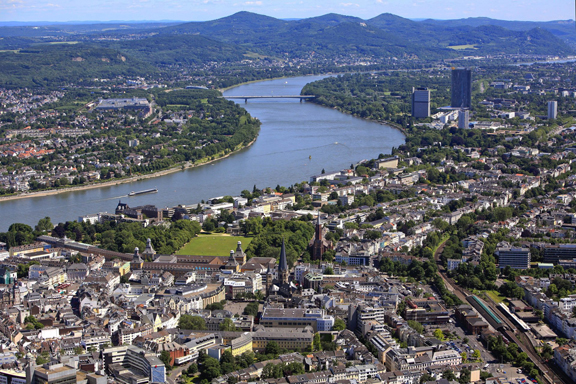 Bonn mit Rhein und Siebengebirge Foto: Michael Sondermann / Bundesstadt Bonn
